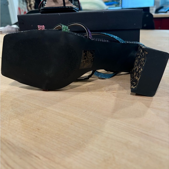 BETSEY JOHNSON Graviti embellished leopard print block heel sandal size 9 - Picture 6 of 7